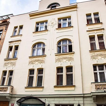 Hotel Sunflower Praag Buitenkant foto