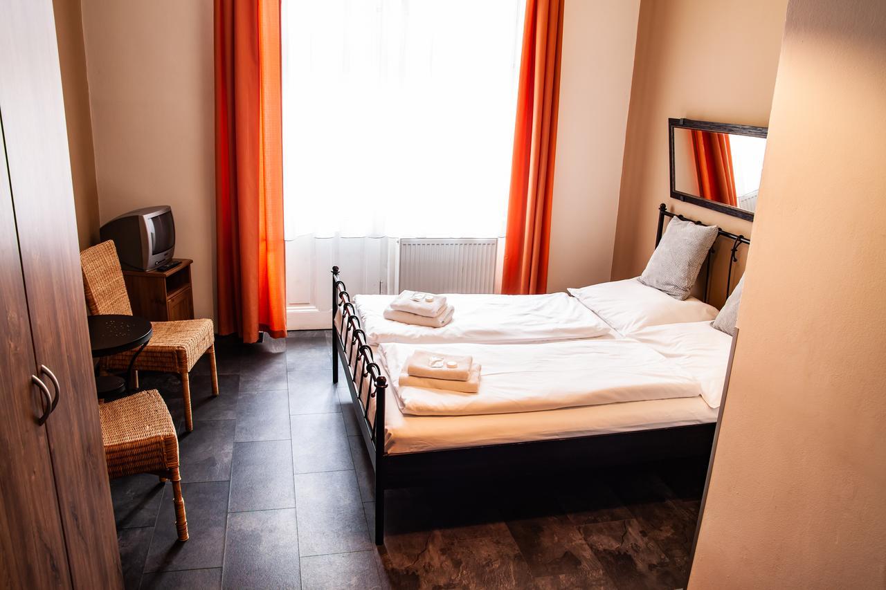 Hotel Sunflower Praag Buitenkant foto