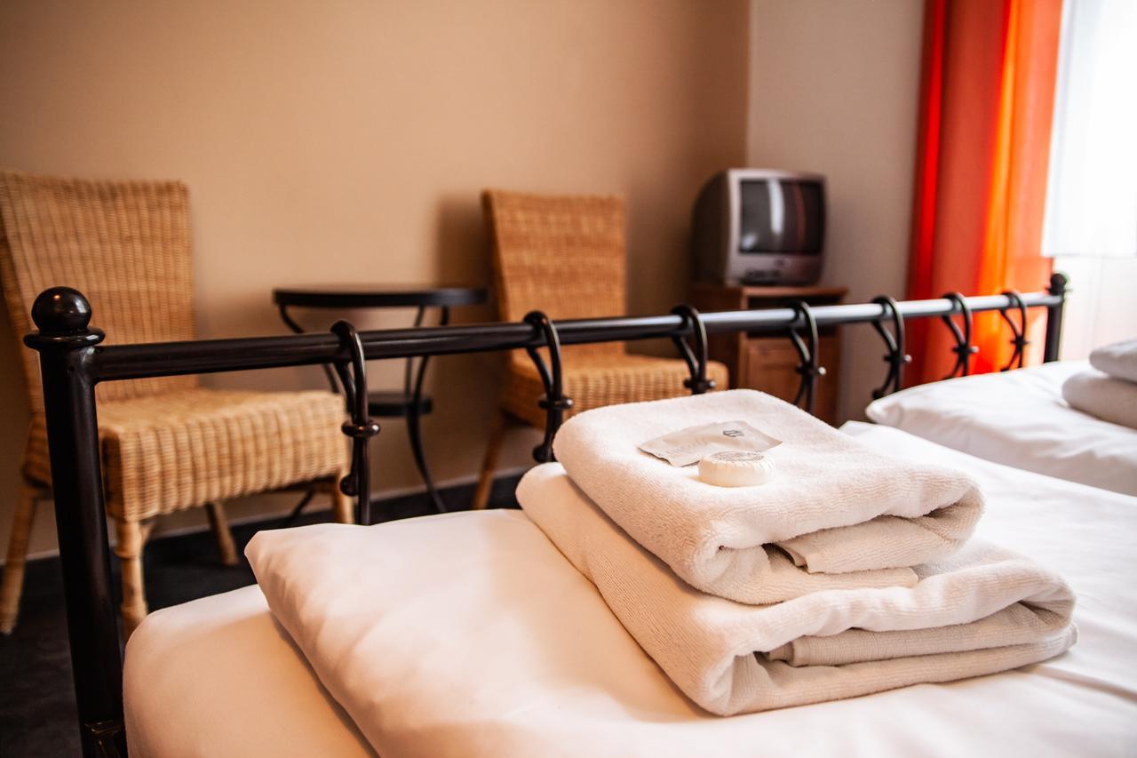 Hotel Sunflower Praag Buitenkant foto