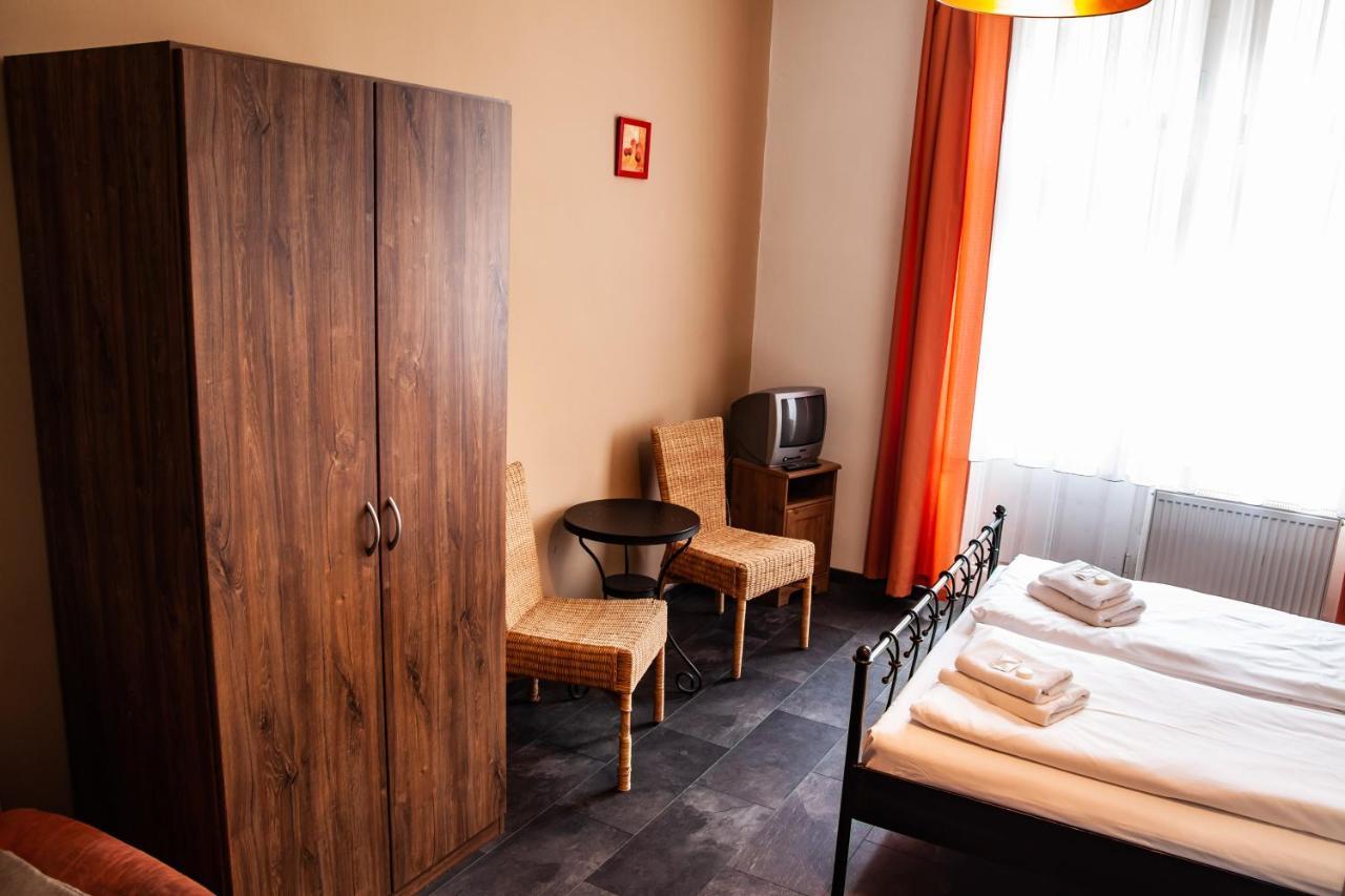 Hotel Sunflower Praag Buitenkant foto