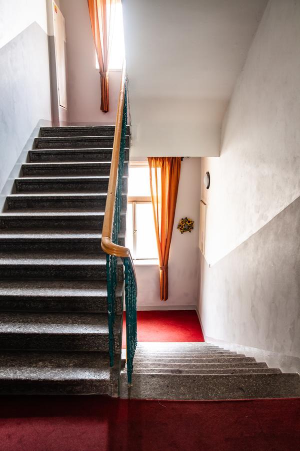 Hotel Sunflower Praag Buitenkant foto