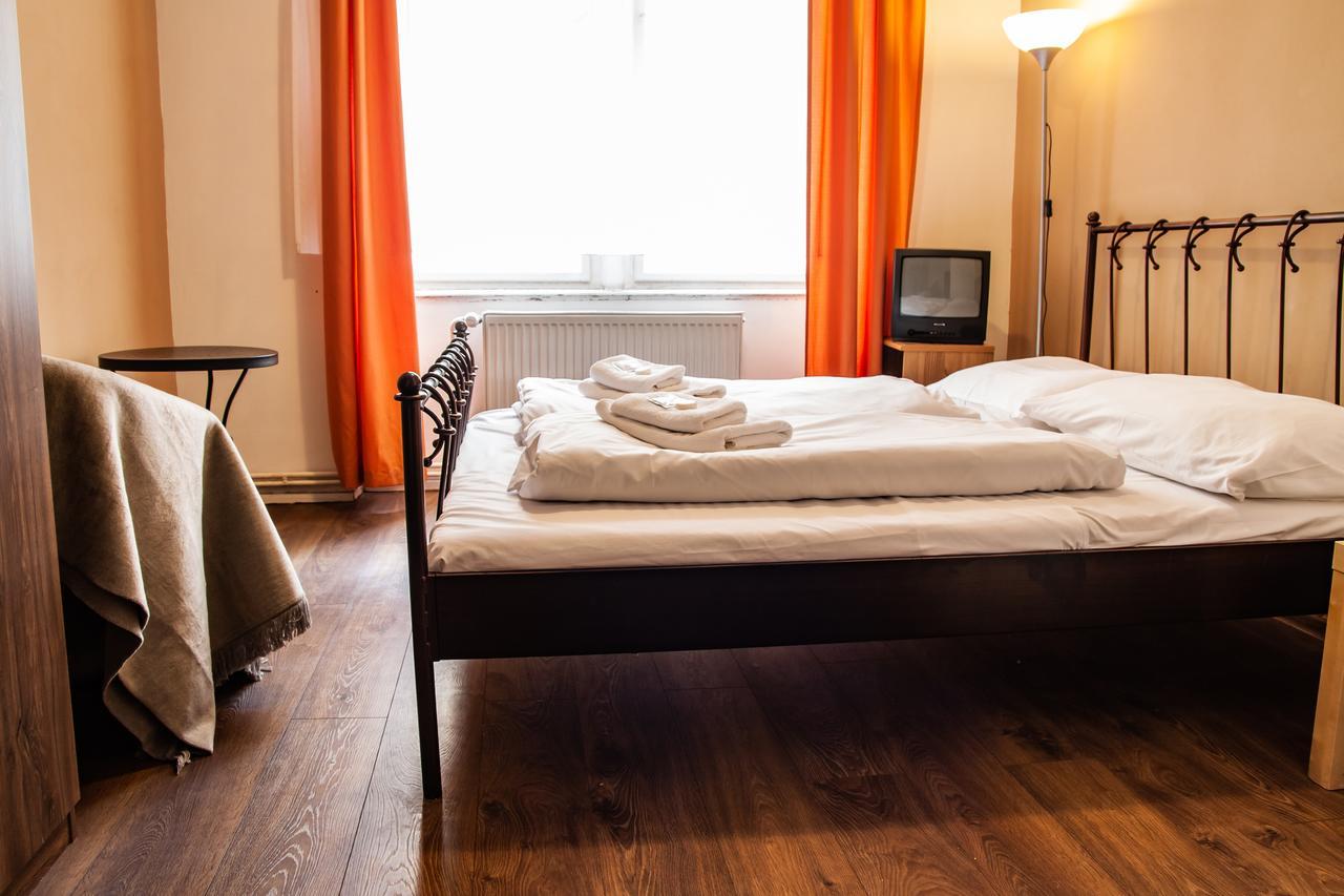 Hotel Sunflower Praag Buitenkant foto