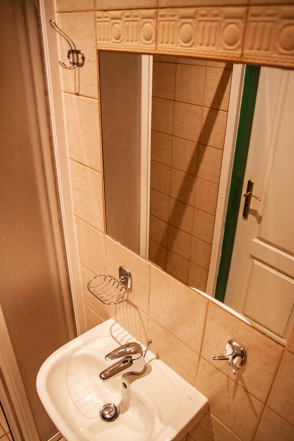 Hotel Sunflower Praag Buitenkant foto