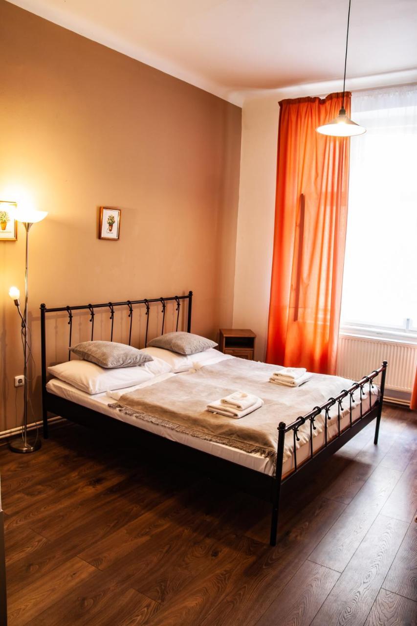 Hotel Sunflower Praag Buitenkant foto