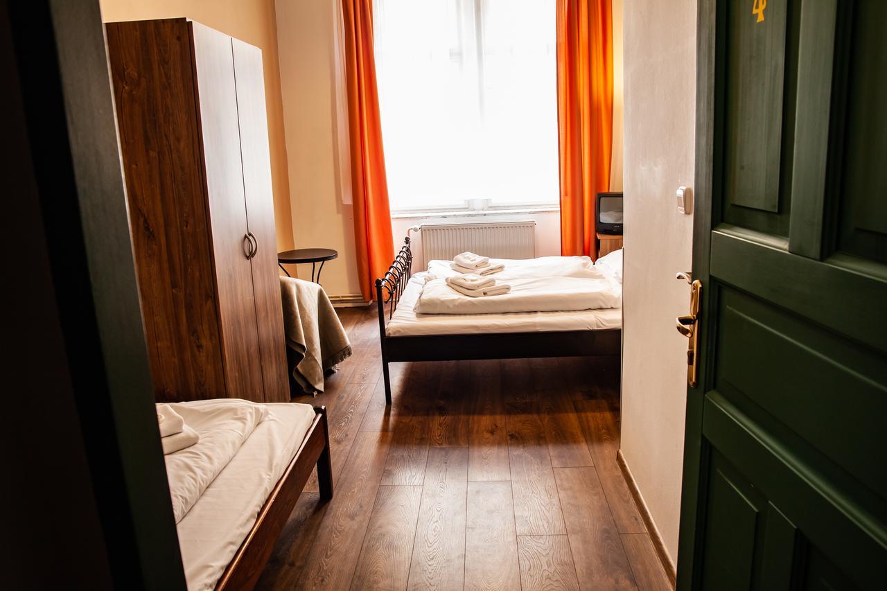 Hotel Sunflower Praag Buitenkant foto